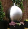 Fontana a sfera in acciaio inox opaco da 65 cm con luci LED